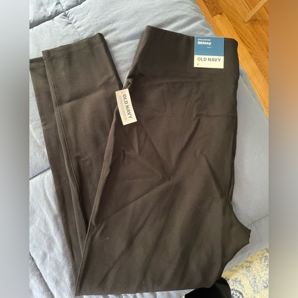Old Navy Pants - NWT Pleated Leggings Old Navy
